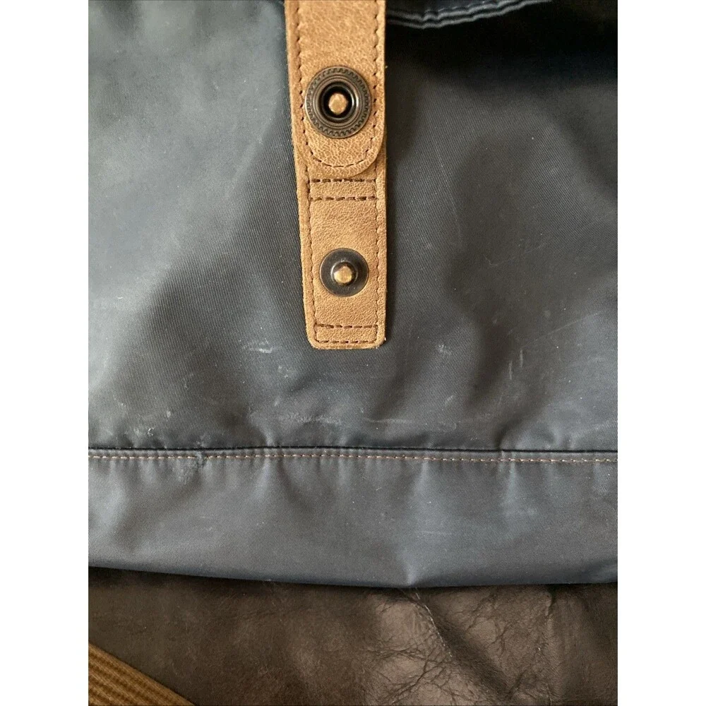 Timbuk2 Monterey Messenger Bag Leather Nylon Fold Over Padded